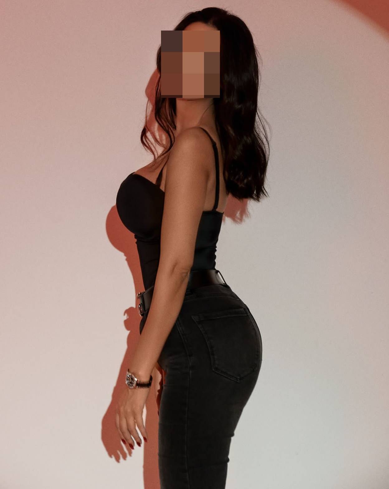 Esenyurt Escort Bayan Baharla Dolu Dolu Bir Gecenin Keyfi